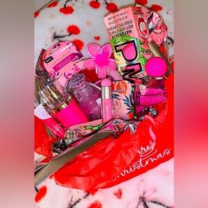 Vibrant Pink Makeup Set